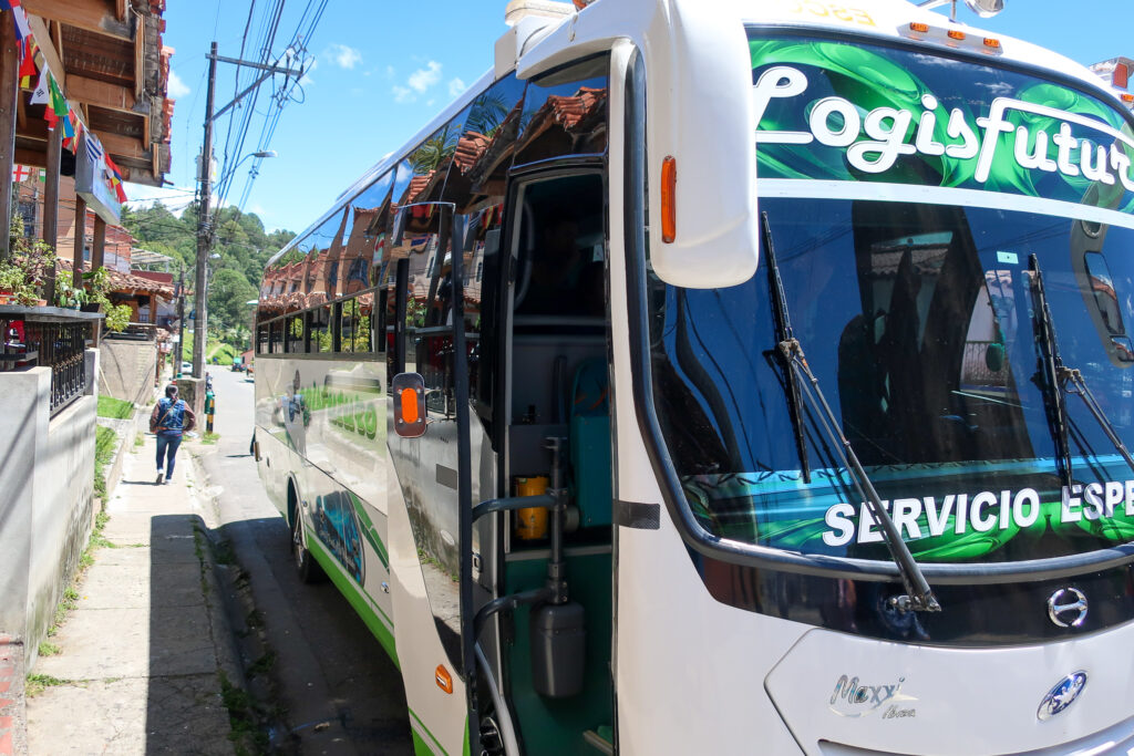 Maxi Tour Bus